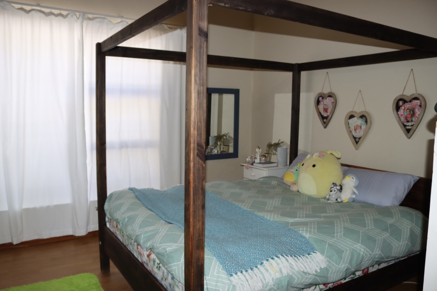 6 Bedroom Property for Sale in Kleinmond Western Cape